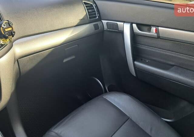 Черный Шевроле Каптива, объемом двигателя 2.23 л и пробегом 98 тыс. км за 16000 $, фото 19 на Automoto.ua