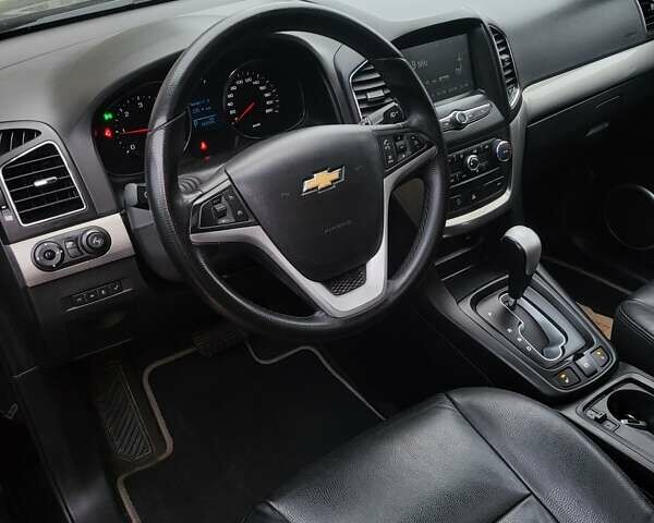 Черный Шевроле Каптива, объемом двигателя 2 л и пробегом 164 тыс. км за 13500 $, фото 10 на Automoto.ua