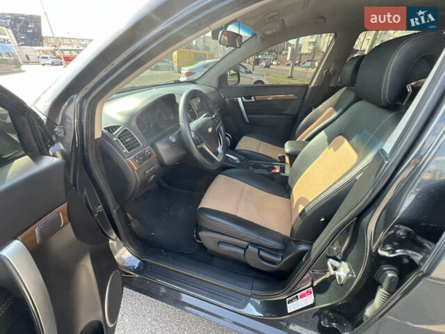 Черный Шевроле Каптива, объемом двигателя 2.38 л и пробегом 135 тыс. км за 12200 $, фото 13 на Automoto.ua