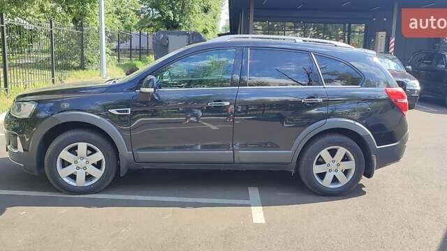 Черный Шевроле Каптива, объемом двигателя 2.23 л и пробегом 242 тыс. км за 15200 $, фото 2 на Automoto.ua