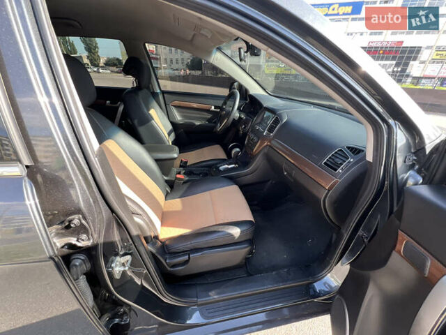 Черный Шевроле Каптива, объемом двигателя 2.38 л и пробегом 135 тыс. км за 12200 $, фото 12 на Automoto.ua