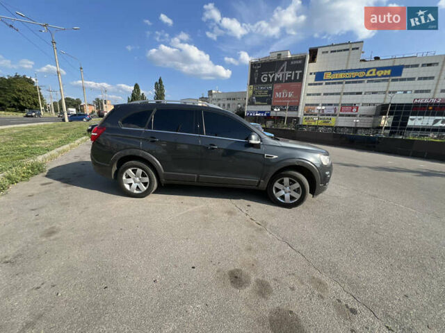 Черный Шевроле Каптива, объемом двигателя 2.38 л и пробегом 135 тыс. км за 12200 $, фото 5 на Automoto.ua