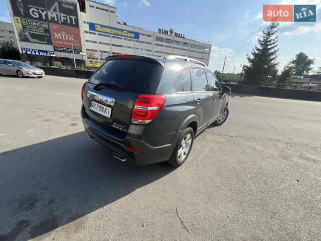 Черный Шевроле Каптива, объемом двигателя 2.38 л и пробегом 135 тыс. км за 12200 $, фото 6 на Automoto.ua