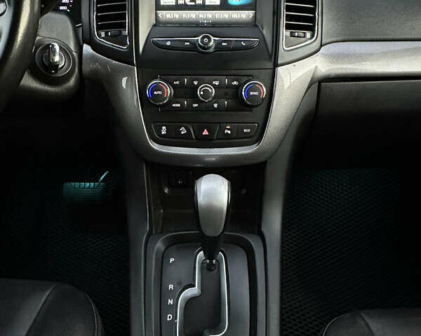 Черный Шевроле Каптива, объемом двигателя 2.23 л и пробегом 203 тыс. км за 17900 $, фото 16 на Automoto.ua