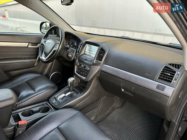 Черный Шевроле Каптива, объемом двигателя 2.23 л и пробегом 203 тыс. км за 17900 $, фото 29 на Automoto.ua