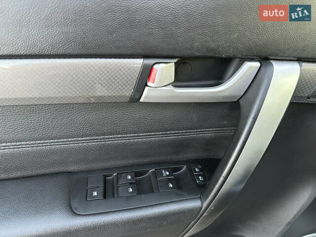 Черный Шевроле Каптива, объемом двигателя 2.23 л и пробегом 203 тыс. км за 17900 $, фото 14 на Automoto.ua