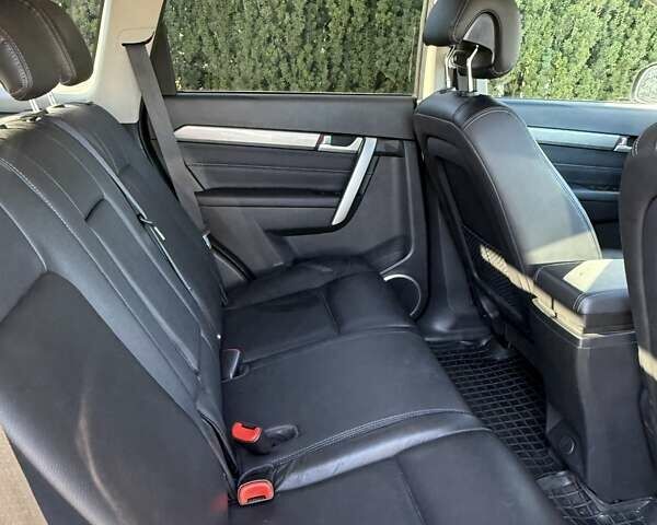 Черный Шевроле Каптива, объемом двигателя 2.23 л и пробегом 41 тыс. км за 18000 $, фото 5 на Automoto.ua