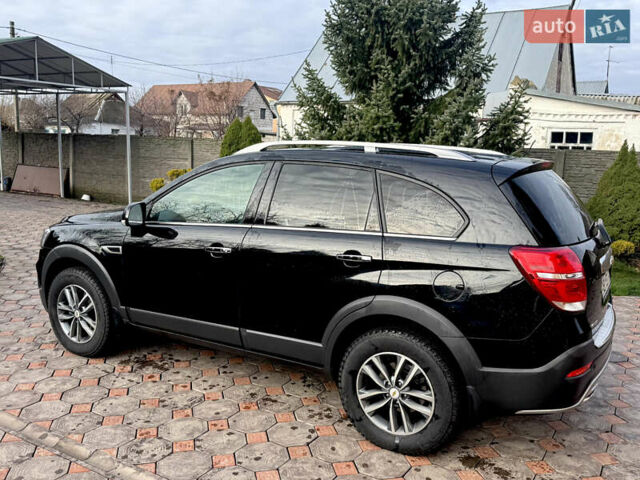 Черный Шевроле Каптива, объемом двигателя 2.23 л и пробегом 41 тыс. км за 18200 $, фото 4 на Automoto.ua