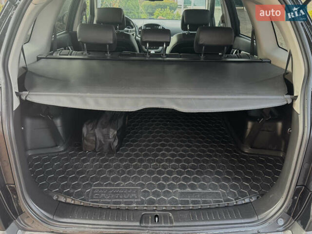 Черный Шевроле Каптива, объемом двигателя 2.23 л и пробегом 41 тыс. км за 18200 $, фото 12 на Automoto.ua