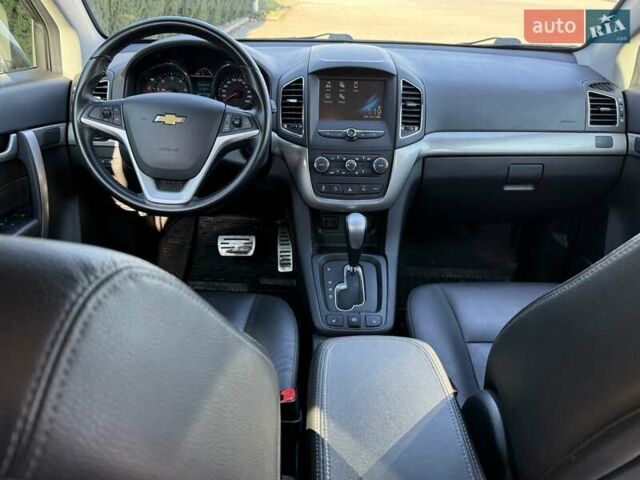 Черный Шевроле Каптива, объемом двигателя 2.23 л и пробегом 41 тыс. км за 18000 $, фото 2 на Automoto.ua