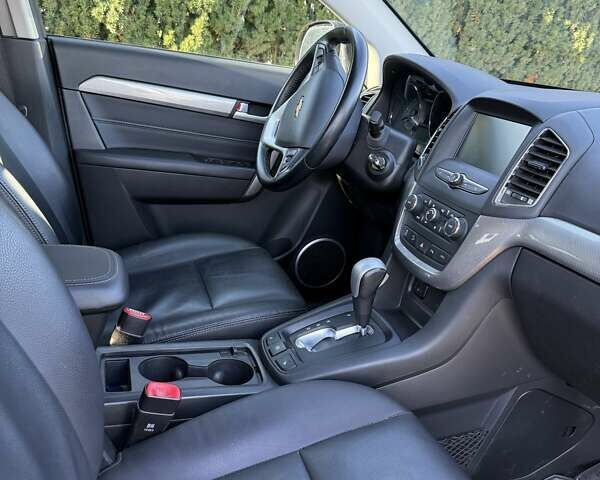 Черный Шевроле Каптива, объемом двигателя 2.23 л и пробегом 41 тыс. км за 18000 $, фото 3 на Automoto.ua