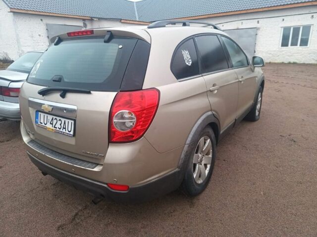 Коричневий Шевроле Каптіва, об'ємом двигуна 2 л та пробігом 100 тис. км за 3000 $, фото 2 на Automoto.ua
