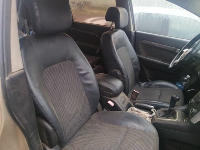 Коричневий Шевроле Каптіва, об'ємом двигуна 2 л та пробігом 100 тис. км за 3000 $, фото 6 на Automoto.ua