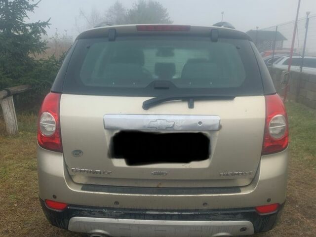 Коричневый Шевроле Каптива, объемом двигателя 2 л и пробегом 320 тыс. км за 3600 $, фото 4 на Automoto.ua