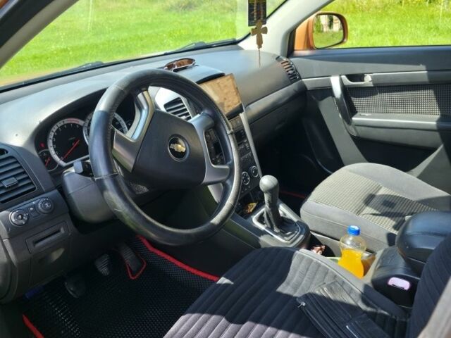 Коричневый Шевроле Каптива, объемом двигателя 2.4 л и пробегом 300 тыс. км за 7650 $, фото 4 на Automoto.ua