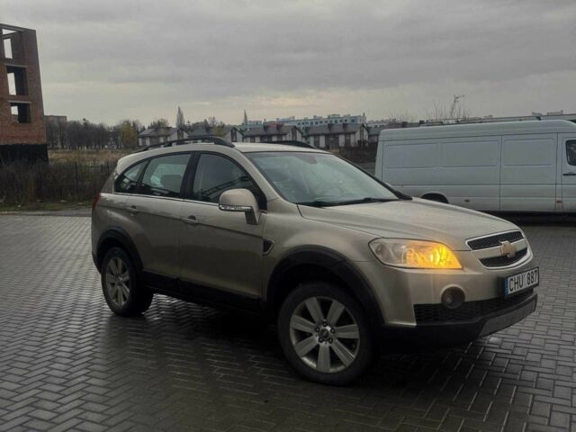 Коричневый Шевроле Каптива, объемом двигателя 2 л и пробегом 267 тыс. км за 4300 $, фото 1 на Automoto.ua