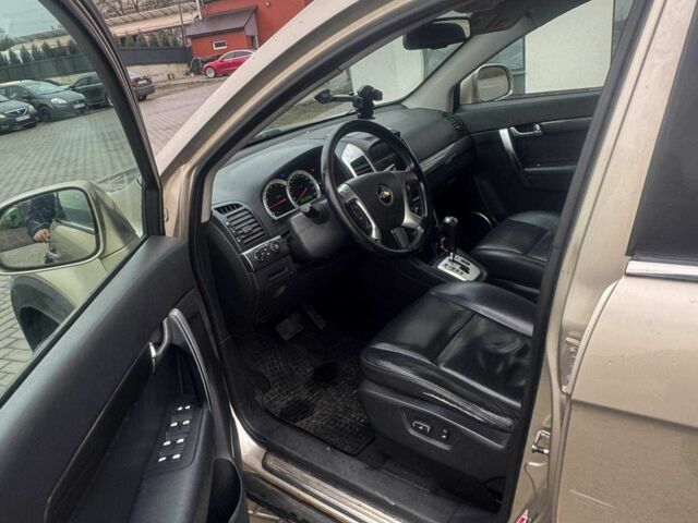 Коричневый Шевроле Каптива, объемом двигателя 2 л и пробегом 267 тыс. км за 4300 $, фото 6 на Automoto.ua