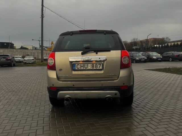 Коричневый Шевроле Каптива, объемом двигателя 2 л и пробегом 267 тыс. км за 4300 $, фото 5 на Automoto.ua