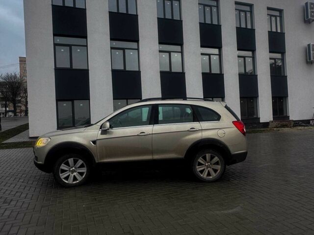 Коричневый Шевроле Каптива, объемом двигателя 2 л и пробегом 267 тыс. км за 4300 $, фото 4 на Automoto.ua