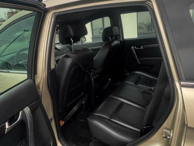 Коричневый Шевроле Каптива, объемом двигателя 2 л и пробегом 267 тыс. км за 4300 $, фото 7 на Automoto.ua