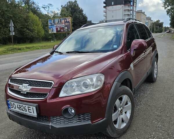 Красный Шевроле Каптива, объемом двигателя 1.99 л и пробегом 240 тыс. км за 7400 $, фото 2 на Automoto.ua
