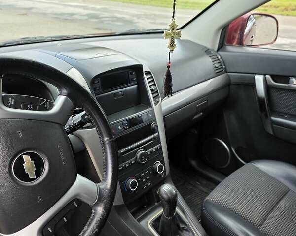 Шевроле Каптива 2007 в Борщеве на Automoto.ua Красный Шевроле Каптива, объемом двигателя 1.99 л и пробегом 240 тыс. км за 7400 $, фото 17 на Automoto.ua