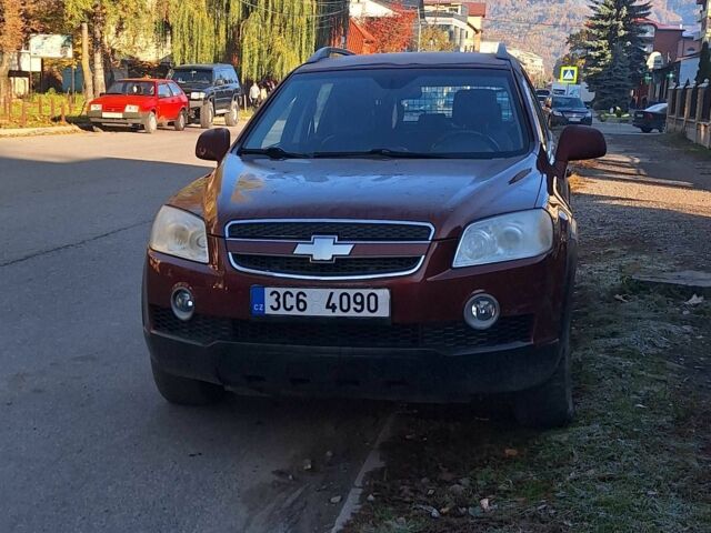 Красный Шевроле Каптива, объемом двигателя 2 л и пробегом 190 тыс. км за 3650 $, фото 1 на Automoto.ua