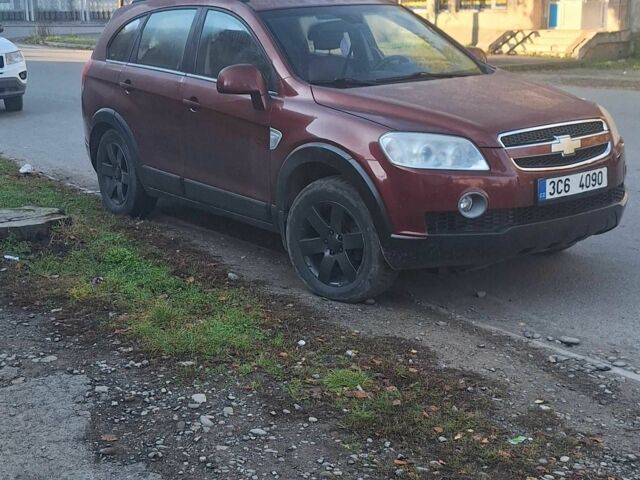 Красный Шевроле Каптива, объемом двигателя 2 л и пробегом 190 тыс. км за 3650 $, фото 5 на Automoto.ua