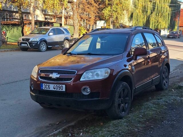Красный Шевроле Каптива, объемом двигателя 2 л и пробегом 190 тыс. км за 3650 $, фото 2 на Automoto.ua