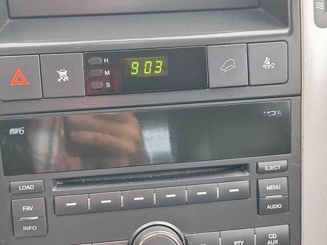 Красный Шевроле Каптива, объемом двигателя 2 л и пробегом 190 тыс. км за 3650 $, фото 9 на Automoto.ua