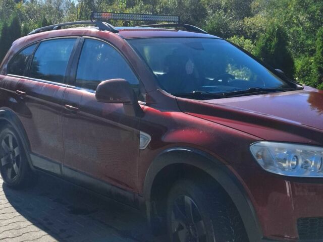 Красный Шевроле Каптива, объемом двигателя 2 л и пробегом 190 тыс. км за 3650 $, фото 19 на Automoto.ua