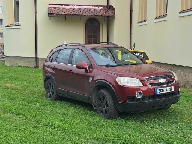 Красный Шевроле Каптива, объемом двигателя 2 л и пробегом 190 тыс. км за 3650 $, фото 4 на Automoto.ua