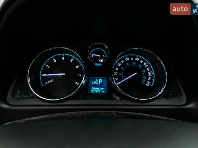 Красный Шевроле Каптива, объемом двигателя 2.4 л и пробегом 207 тыс. км за 9270 $, фото 12 на Automoto.ua