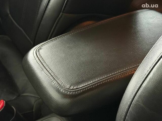 Красный Шевроле Каптива, объемом двигателя 2.4 л и пробегом 120 тыс. км за 8990 $, фото 12 на Automoto.ua