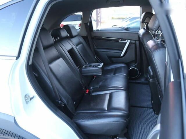 Шевроле Каптива, объемом двигателя 2.2 л и пробегом 180 тыс. км за 11000 $, фото 10 на Automoto.ua