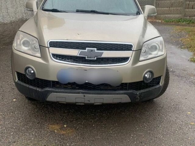 Жовтий Шевроле Каптіва, об'ємом двигуна 2 л та пробігом 367 тис. км за 4300 $, фото 1 на Automoto.ua