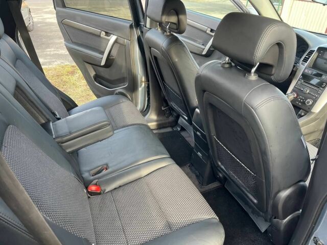 Сірий Шевроле Каптіва, об'ємом двигуна 2 л та пробігом 262 тис. км за 8100 $, фото 20 на Automoto.ua