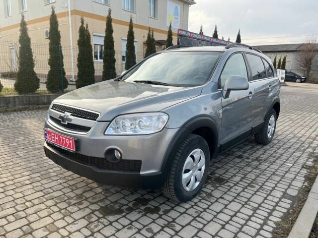 Сірий Шевроле Каптіва, об'ємом двигуна 2 л та пробігом 262 тис. км за 8100 $, фото 1 на Automoto.ua