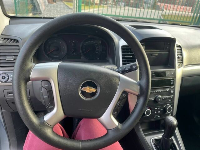 Сірий Шевроле Каптіва, об'ємом двигуна 2 л та пробігом 262 тис. км за 8100 $, фото 12 на Automoto.ua