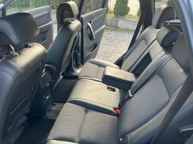 Сірий Шевроле Каптіва, об'ємом двигуна 2 л та пробігом 262 тис. км за 8100 $, фото 23 на Automoto.ua