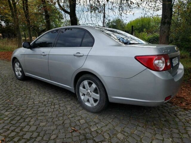 Сірий Шевроле Каптіва, об'ємом двигуна 2 л та пробігом 180 тис. км за 4100 $, фото 4 на Automoto.ua