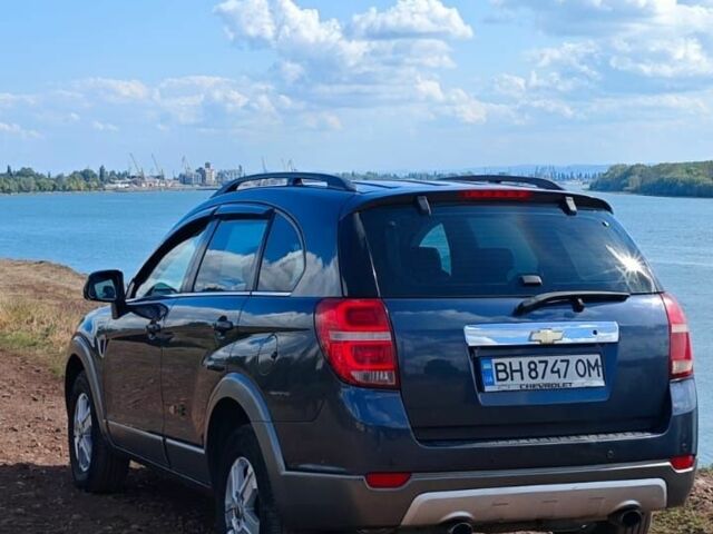 Серый Шевроле Каптива, объемом двигателя 2 л и пробегом 237 тыс. км за 7500 $, фото 1 на Automoto.ua