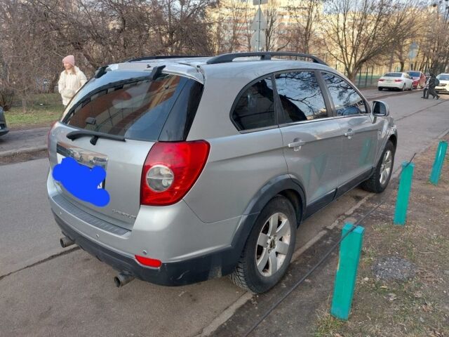 Серый Шевроле Каптива, объемом двигателя 2.4 л и пробегом 280 тыс. км за 6750 $, фото 4 на Automoto.ua