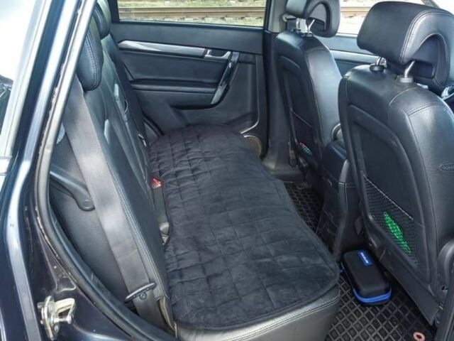 Серый Шевроле Каптива, объемом двигателя 2 л и пробегом 237 тыс. км за 7500 $, фото 6 на Automoto.ua