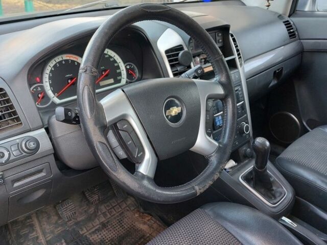 Серый Шевроле Каптива, объемом двигателя 2.4 л и пробегом 280 тыс. км за 6750 $, фото 12 на Automoto.ua