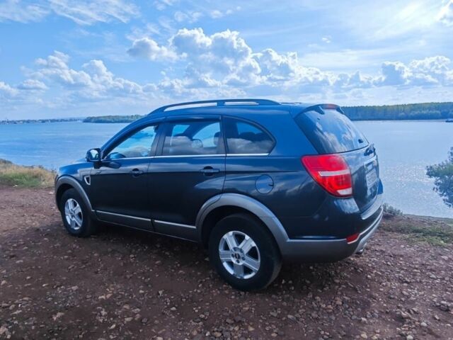 Серый Шевроле Каптива, объемом двигателя 2 л и пробегом 237 тыс. км за 7500 $, фото 4 на Automoto.ua