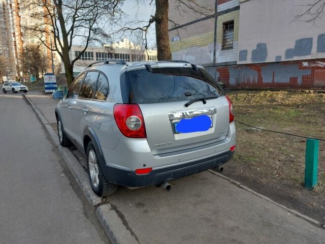 Серый Шевроле Каптива, объемом двигателя 2.4 л и пробегом 280 тыс. км за 6750 $, фото 3 на Automoto.ua