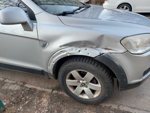 Серый Шевроле Каптива, объемом двигателя 2.4 л и пробегом 280 тыс. км за 6750 $, фото 10 на Automoto.ua