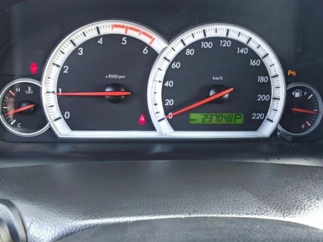 Серый Шевроле Каптива, объемом двигателя 2 л и пробегом 237 тыс. км за 7500 $, фото 7 на Automoto.ua