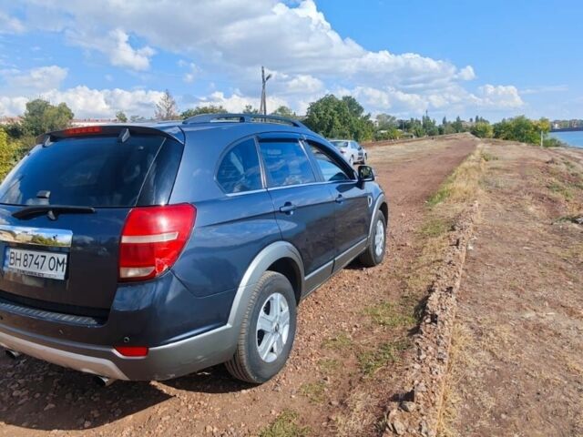 Серый Шевроле Каптива, объемом двигателя 2 л и пробегом 237 тыс. км за 7500 $, фото 2 на Automoto.ua